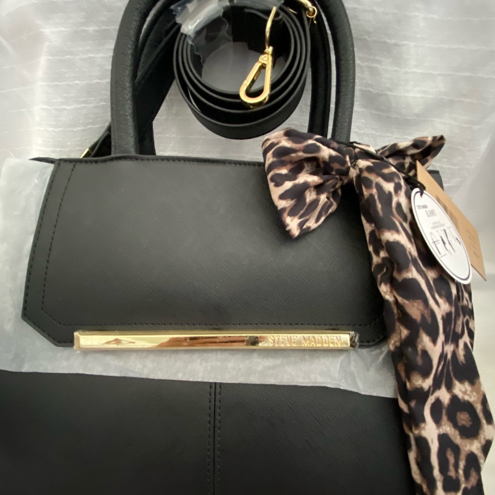 New Steve Madden Bag w/ Scarf